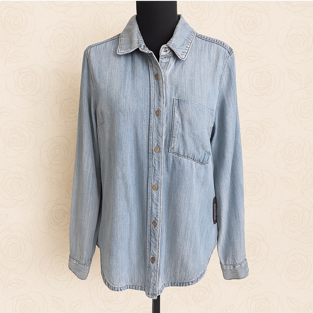 Kut From the Kloth Lyocell Chambray Button Down |… - image 1
